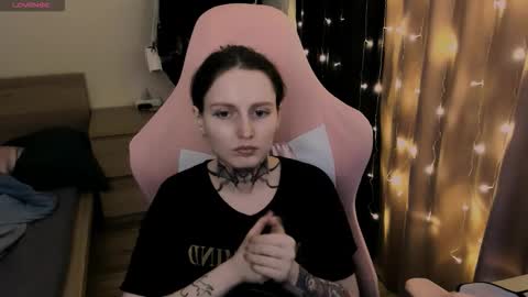 Snapshot of on_yxxx chatting on 10/28/25, 09:17 on_yxxx online show from 10/28/25, 09:17