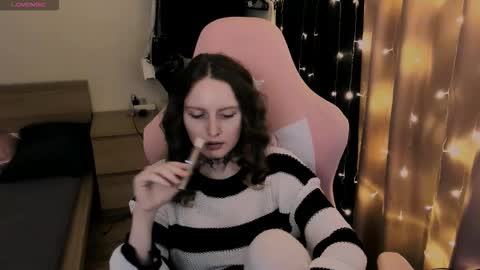 Snapshot of on_yxxx chatting on 11/13/25, 09:14 on_yxxx online show from 11/13/25, 09:14