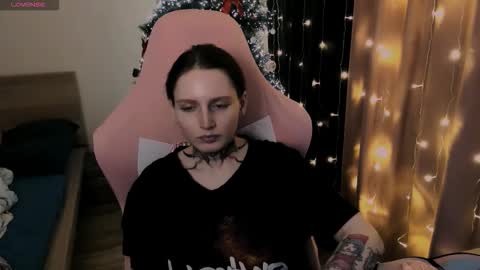 Snapshot of on_yxxx chatting on 11/26/25, 08:32 on_yxxx online show from 11/26/25, 08:32