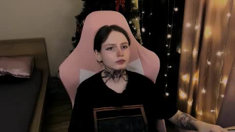 Snapshot of on_yxxx chatting on 12/15/25, 05:39 on_yxxx online show from 12/15/25, 05:39