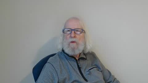 Snapshot of onanister chatting on 12/31/24, 07:53 Somewhere over the rainbow online show from 12/31/24, 07:53