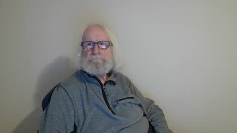 Snapshot of onanister chatting on 12/31/24, 03:53 Somewhere over the rainbow online show from 12/31/24, 03:53