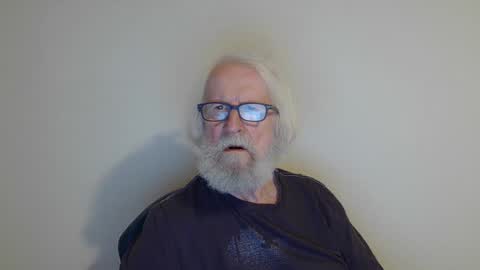 Snapshot of onanister chatting on 01/21/25, 09:04 Somewhere over the rainbow online show from 01/21/25, 09:04