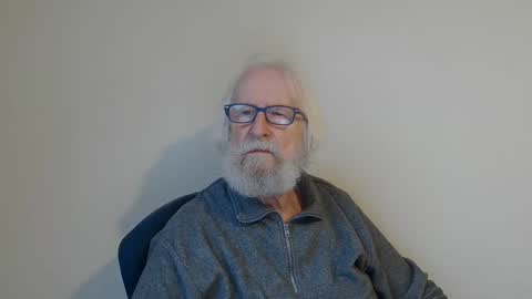 Snapshot of onanister chatting on 01/22/25, 07:57 Somewhere over the rainbow online show from 01/22/25, 07:57
