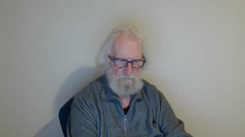 Snapshot of onanister chatting on 01/23/25, 09:18 Somewhere over the rainbow online show from 01/23/25, 09:18