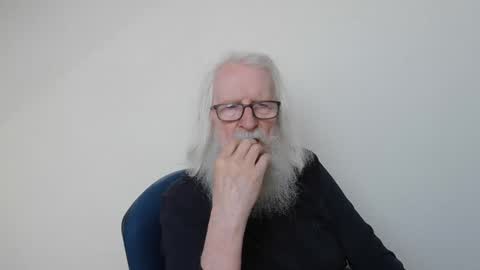 Snapshot of onanister chatting on 05/16/26, 06:32 Somewhere over the rainbow online show from 05/16/26, 06:32