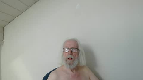Snapshot of onanister chatting on 06/24/26, 07:07 Somewhere over the rainbow online show from 06/24/26, 07:07