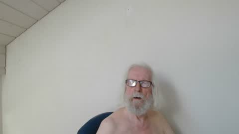 Snapshot of onanister chatting on 06/30/26, 07:31 Somewhere over the rainbow online show from 06/30/26, 07:31