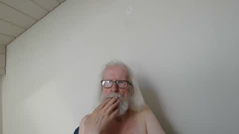 Snapshot of onanister chatting on 07/04/26, 07:03 Somewhere over the rainbow online show from 07/04/26, 07:03