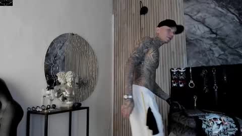     ... online show from 10/29/25, 08:32