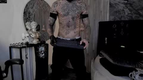     ... online show from 11/06/25, 04:02