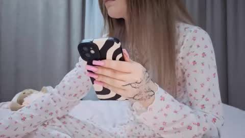 Eva online show from 12/21/25, 12:23