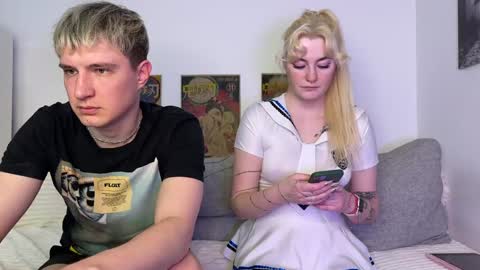 couple Lu sexy chick in middle and Jimmyblonde our friend Brianglasses online show from 03/05/25, 01:17