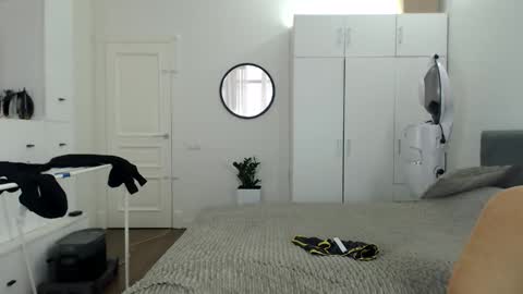 onebestlover online show from 02/09/26, 08:18