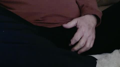 Snapshot of onehanglow chatting on 01/10/25, 08:26 Butch online show from 01/10/25, 08:26