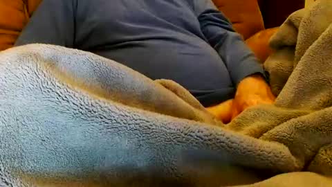 Snapshot of onehanglow chatting on 11/28/25, 01:19 Butch online show from 11/28/25, 01:19