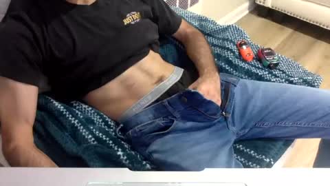 Snapshot of onehitwonder21 chatting on 07/26/26, 06:37 onehitwonder21 online show from 07/26/26, 06:37