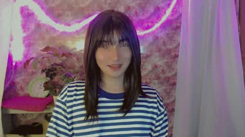 Snapshot of onelesslonelygirl69 chatting on 06/20/26, 05:49 KLIER online show from 06/20/26, 05:49
