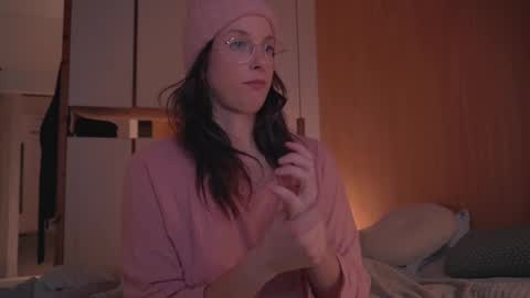 Ariel online show from 12/29/24, 07:22