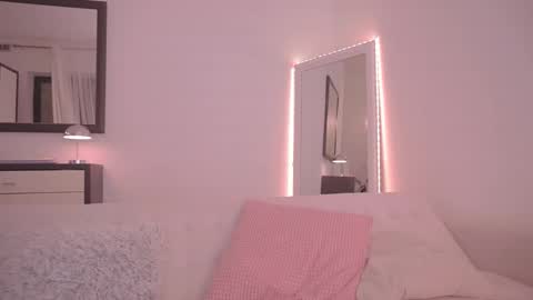 Ariel online show from 10/30/25, 10:10