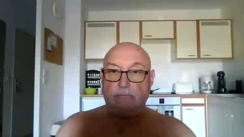 Snapshot of onemoretimebis chatting on 06/16/26, 07:00 Onemoretimebis online show from 06/16/26, 07:00