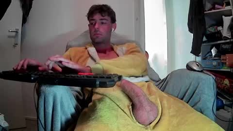 onesieboyx online show from 05/27/26, 04:37