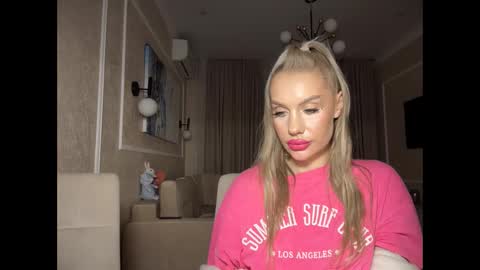 onesweet_baby online show from 02/02/25, 07:25