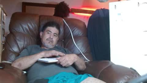 Snapshot of onewayallday chatting on 11/06/25, 12:06 onewaykenny online show from 11/06/25, 12:06