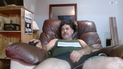 Snapshot of onewayallday chatting on 04/09/26, 12:43 onewaykenny online show from 04/09/26, 12:43