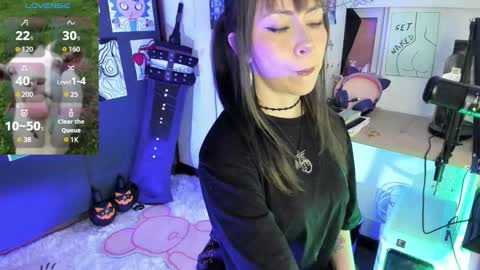 Snapshot of oni_dakotta chatting on 10/22/25, 12:05 oni_dakotta online show from 10/22/25, 12:05