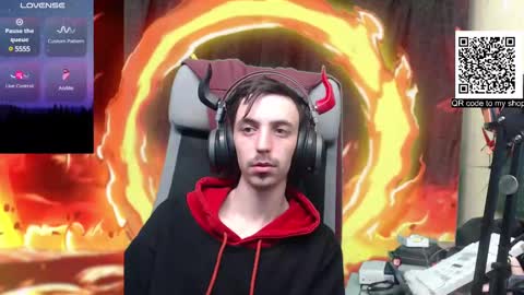 Snapshot of oni_hoshi chatting on 03/08/25, 07:42 Oni hoshi online show from 03/08/25, 07:42