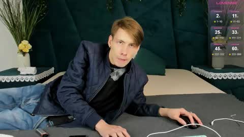 Erick  online show from 11/30/25, 06:06