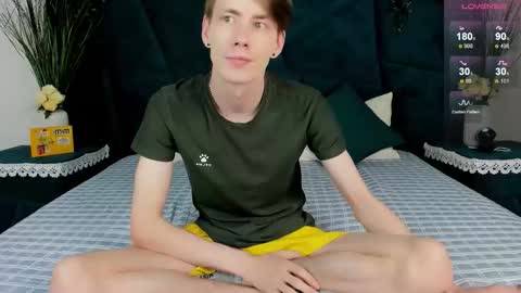 Snapshot of only_eric chatting on 12/22/25, 06:54 Erick online show from 12/22/25, 06:54