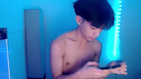 Snapshot of only_mau chatting on 10/05/25, 11:41 MAU online show from 10/05/25, 11:41