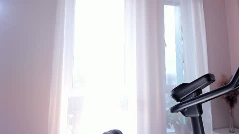 Amelia online show from 12/20/25, 08:21