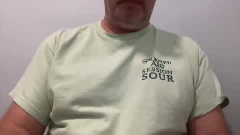 Snapshot of onthedlhere chatting on 12/26/24, 03:31 onthedlhere online show from 12/26/24, 03:31