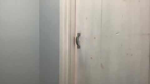 Snapshot of onthedlhere chatting on 10/30/25, 02:18 onthedlhere online show from 10/30/25, 02:18