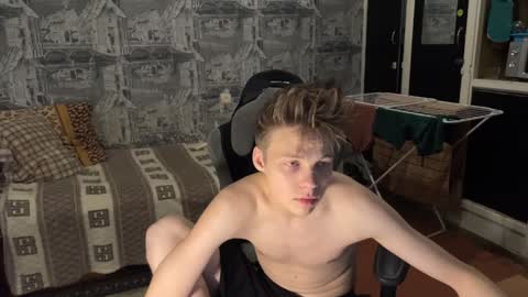 Snapshot of oofcblesssexx chatting on 12/01/24, 10:32 bless god online show from 12/01/24, 10:32