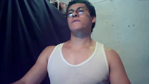 Snapshot of oomaurooo chatting on 08/08/26, 12:35 oomaurooo online show from 08/08/26, 12:35