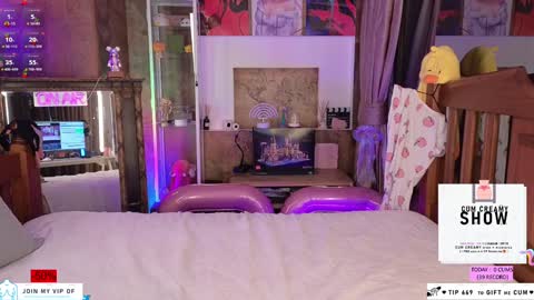 Snapshot of oooops__ chatting on 02/07/25, 04:46 Eva online show from 02/07/25, 04:46