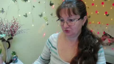 Snapshot of oovanessahotts chatting on 05/01/26, 05:12 Vanessa online show from 05/01/26, 05:12