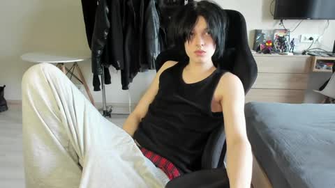 Bella and John online show from 04/27/26, 03:54