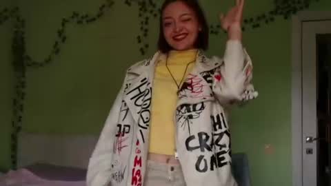 Snapshot of orange___melani chatting on 06/20/26, 08:28 Melani online show from 06/20/26, 08:28