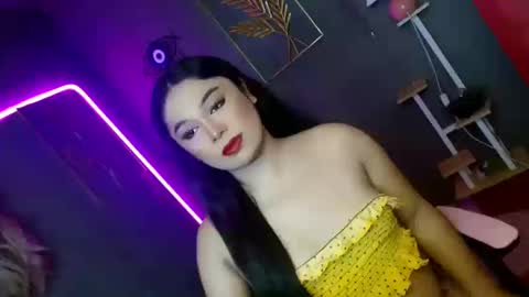 Snapshot of organic_amihan2009 chatting on 12/17/25, 04:29 anura online show from 12/17/25, 04:29