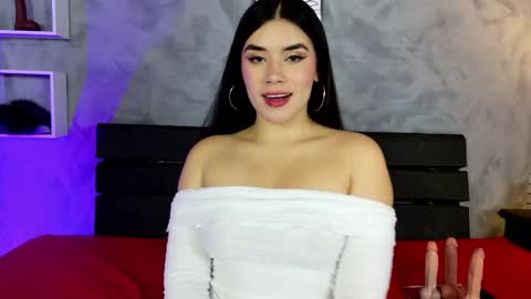 Snapshot of oriana__03 chatting on 05/21/26, 11:39 Oriana online show from 05/21/26, 11:39