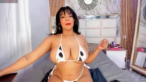 Snapshot of oriana_davis chatting on 06/16/26, 12:24 Oriana online show from 06/16/26, 12:24