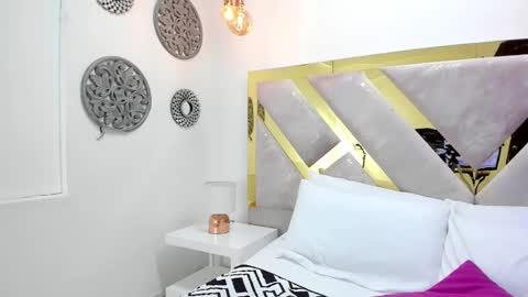 Miss Guzman  online show from 02/02/25, 03:39