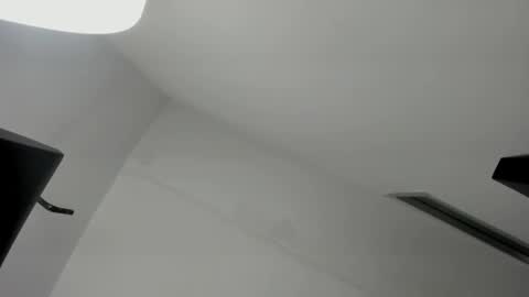 Miss Guzman  online show from 09/25/25, 10:02