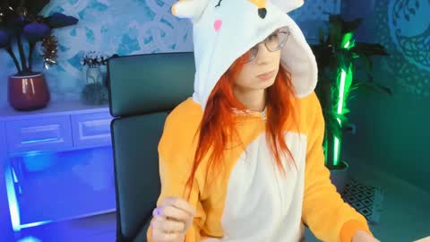 Orianna -  Hi Im into geek culture cosplay crafting LARP games. Shall we play DnD online show from 01/11/25, 07:05