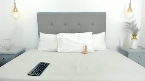 Snapshot of orimoreti chatting on 06/18/26, 03:16 Oriana Moreti online show from 06/18/26, 03:16
